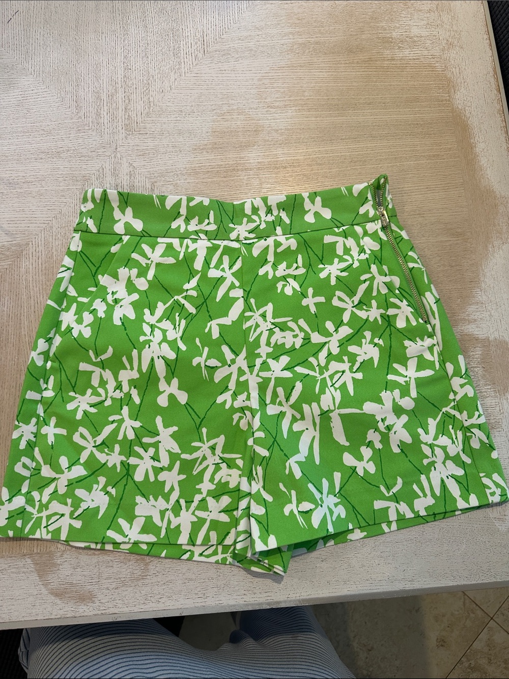 Lilly Pulitzer NWOT 4" Sarissa Stretch Short In Crocodile Green Liza